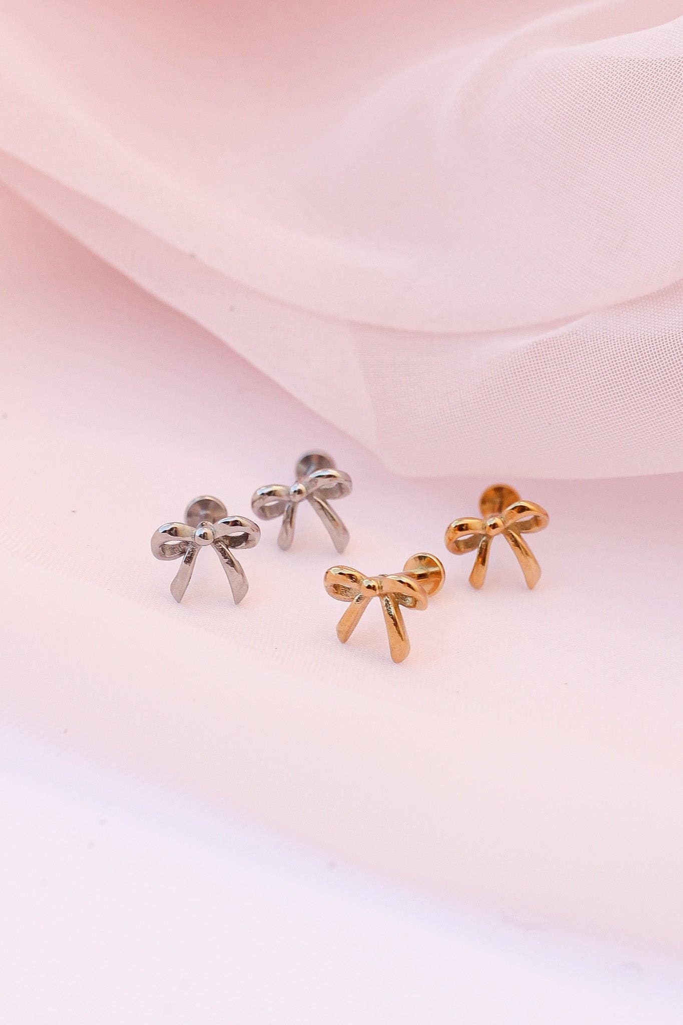Bow Flat Back Studs 18G