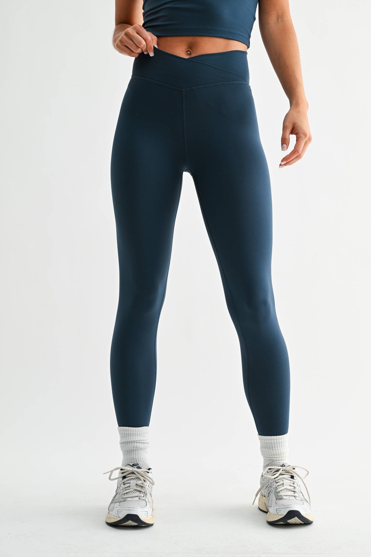 Venice Crossover Leggings: MIDNIGHT