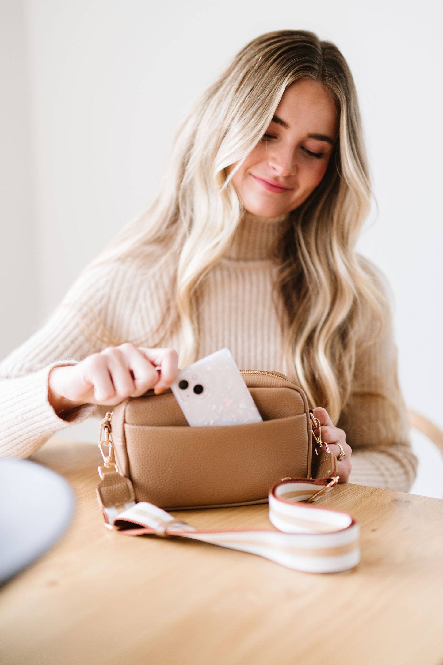 Willow Crossbody/Belt Bag: Powder blue