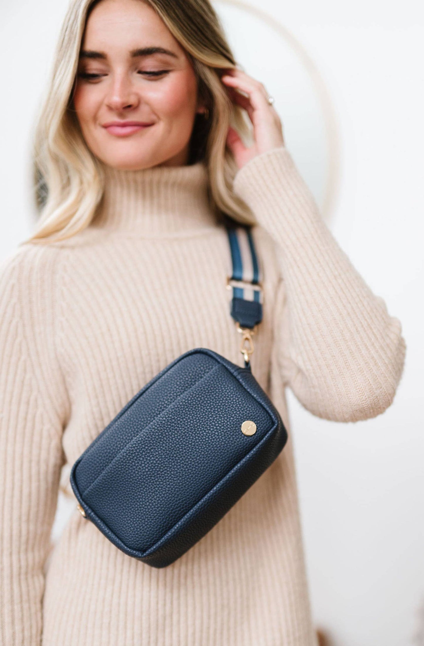 Willow Crossbody/Belt Bag: Powder blue