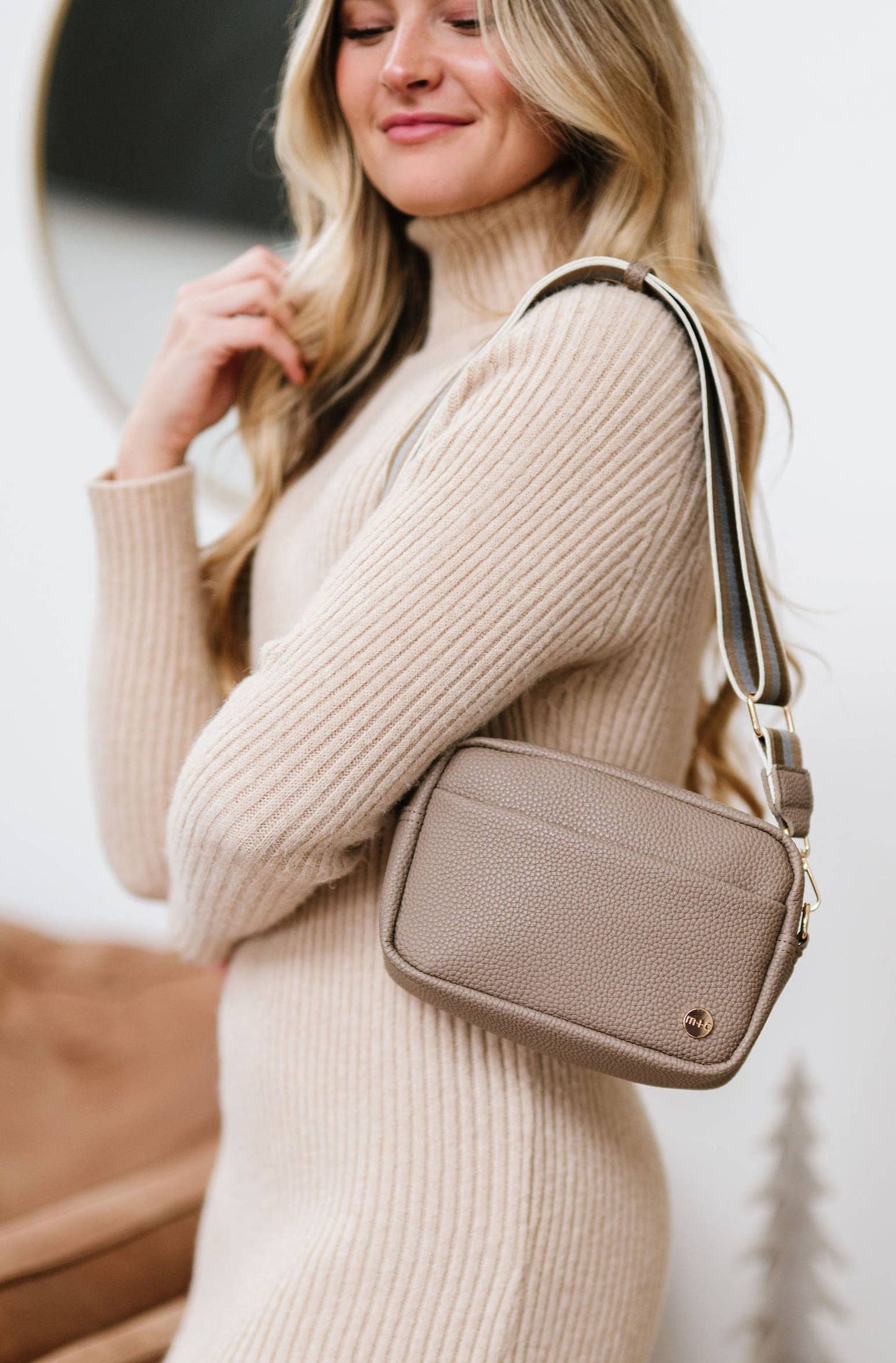 Willow Crossbody/Belt Bag: Powder blue