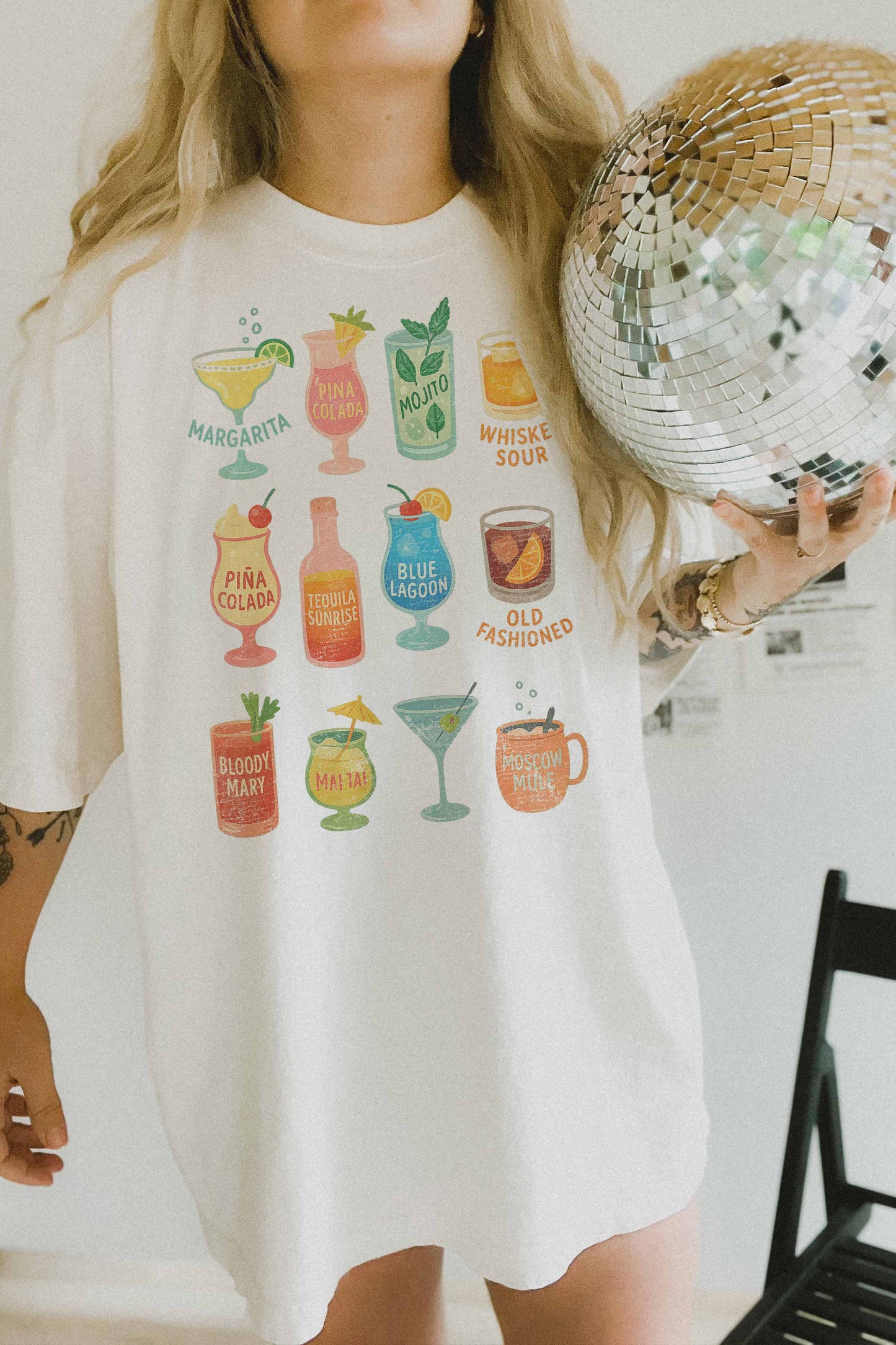 DRINKS GALLERY OVERSIZED TEE