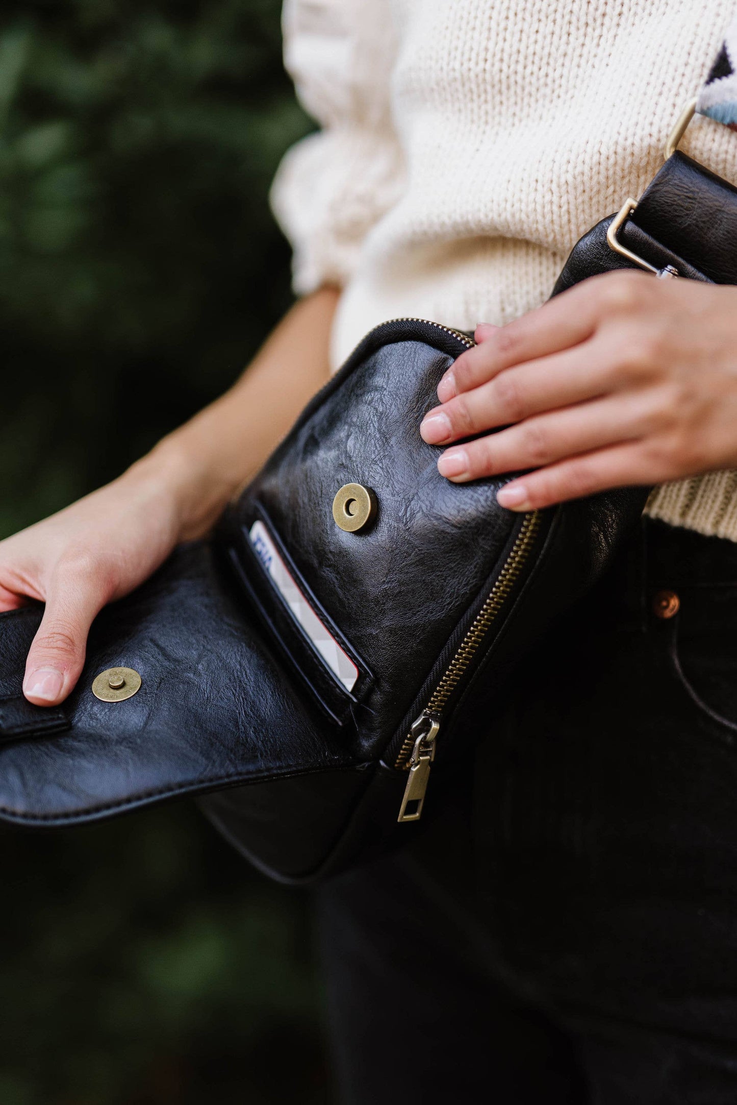 Sutton Sling Crossbody Bag: Black