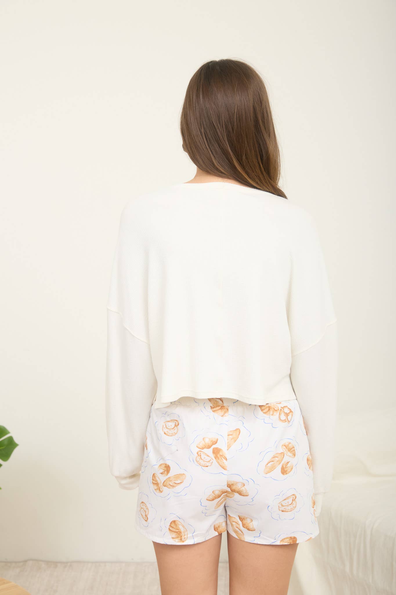 SPLIT NECK KNIT TOP