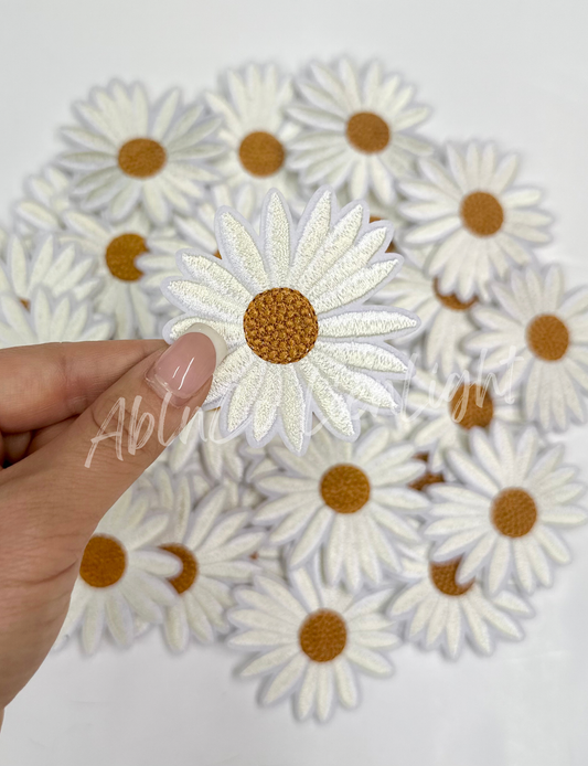 White daisy flower embroidery patch