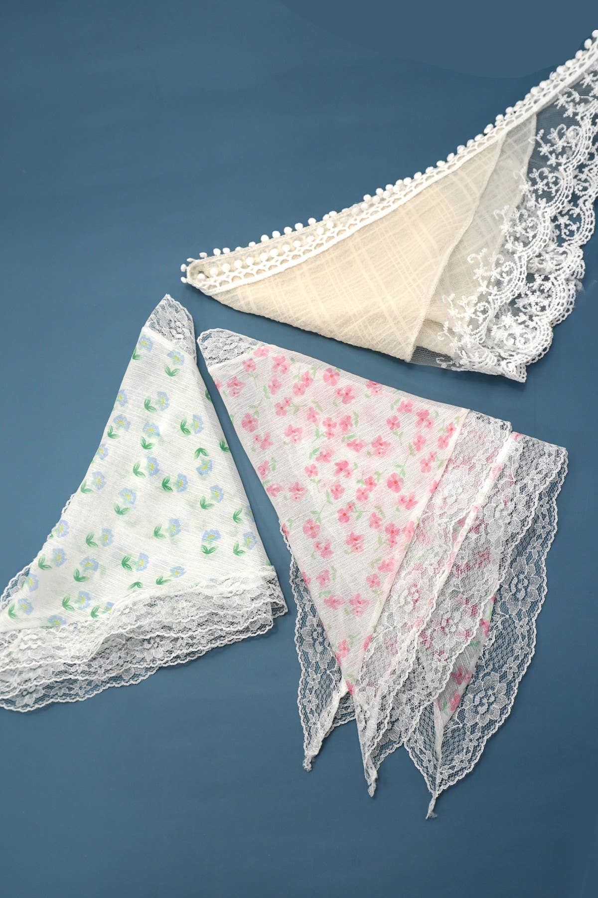 LACE FLORAL BANDANA HAIR SCARF