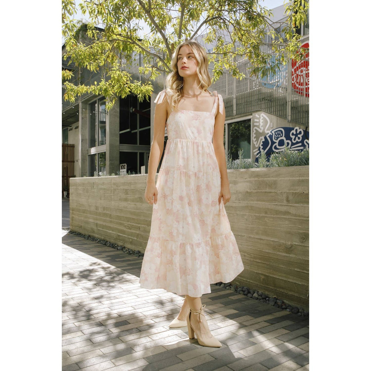FLORAL & LIGHT RUFFLE DRESS