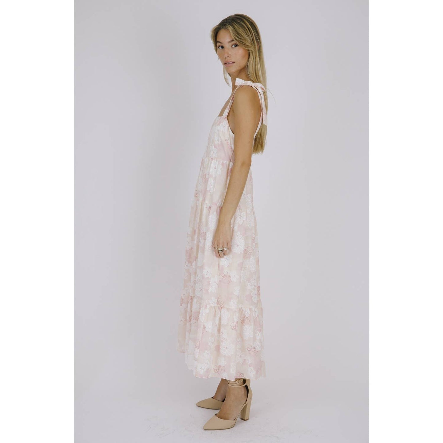 FLORAL & LIGHT RUFFLE DRESS